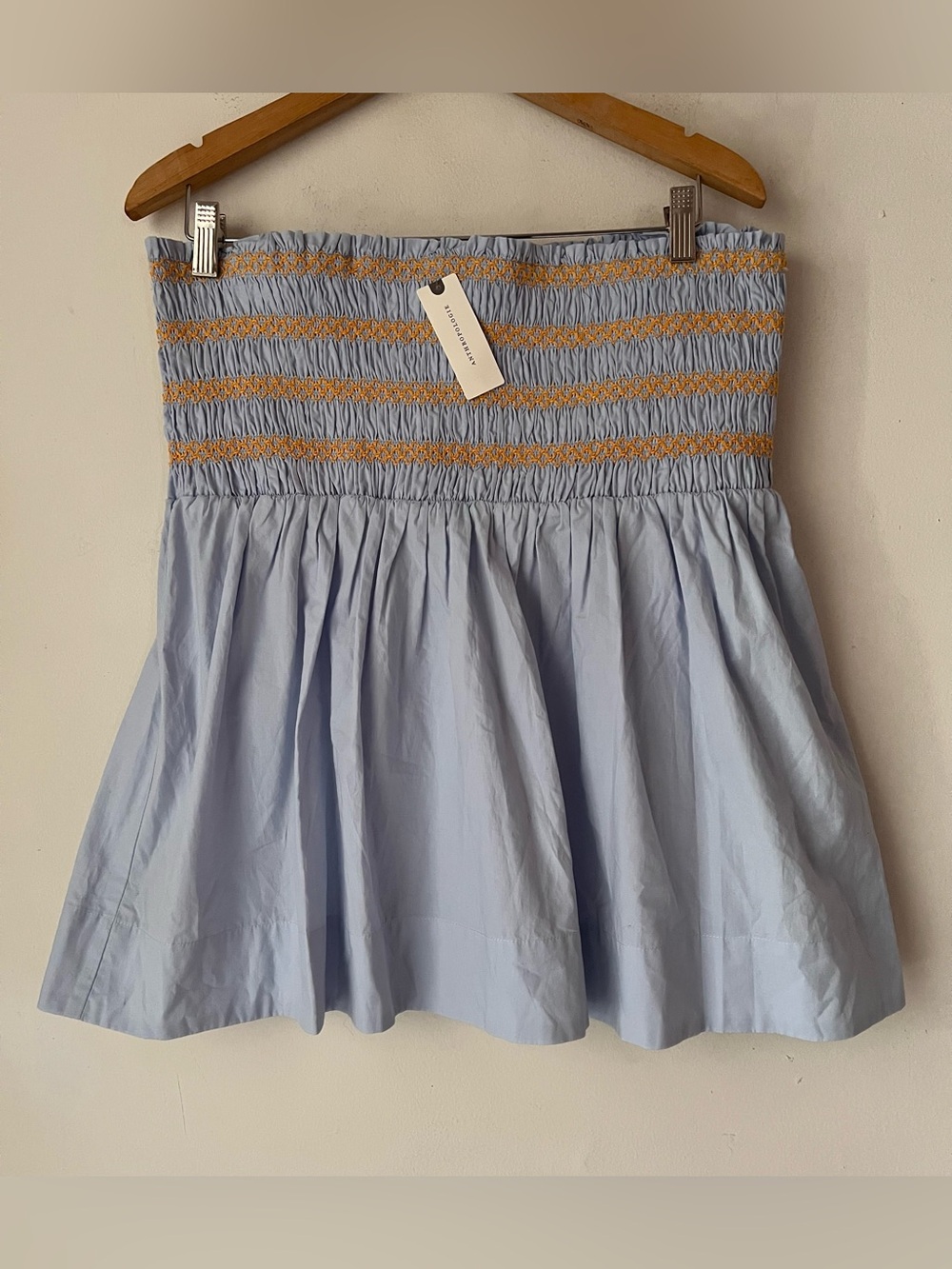 NWT Anthropologie Light Blue Smocked strapless Top with Gold Stripe Detail sz L